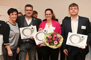 Katrin Kunert bedankt sich bei Frank Eichholt, Kristine Eberle und Manuel Beck für die erfolgreiche Projektarbeit